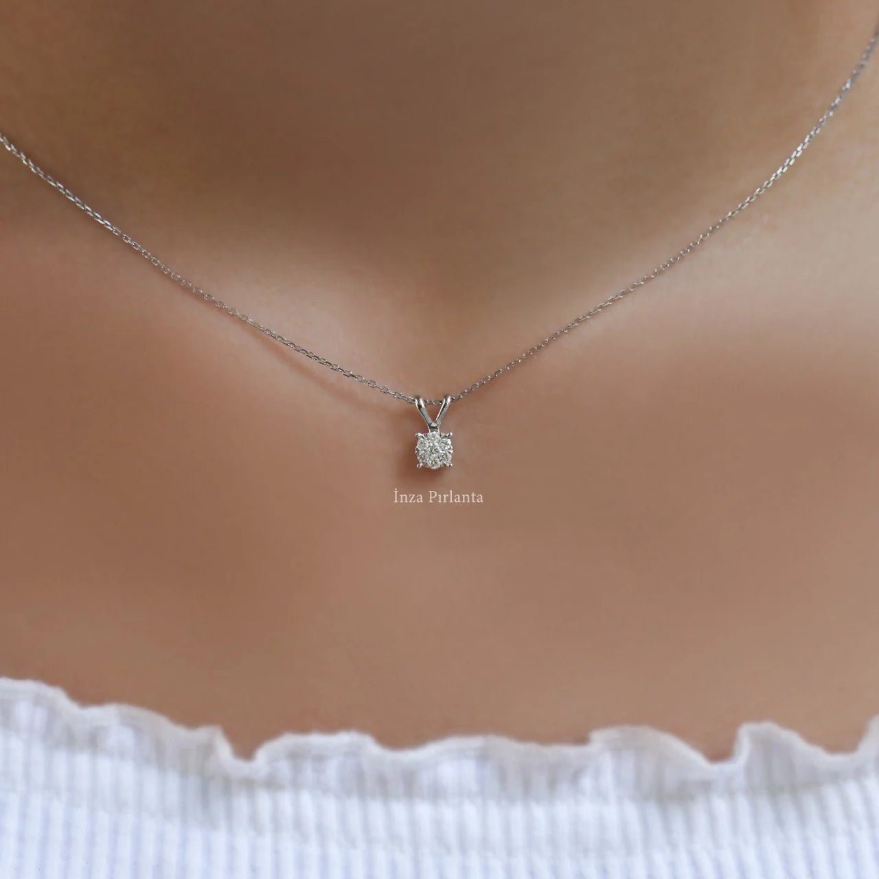 0.15 Karat Özel Tasarım Pırlanta Coronet Kolye - İnza Pırlanta