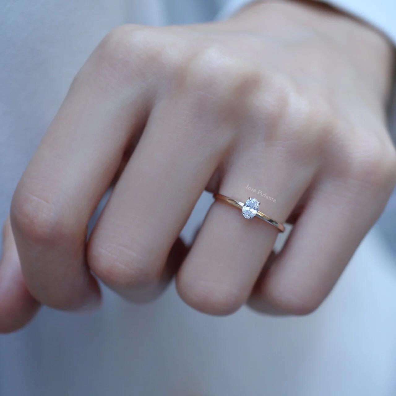 0.25 Karat Oval Pırlanta Tektaş Yüzük