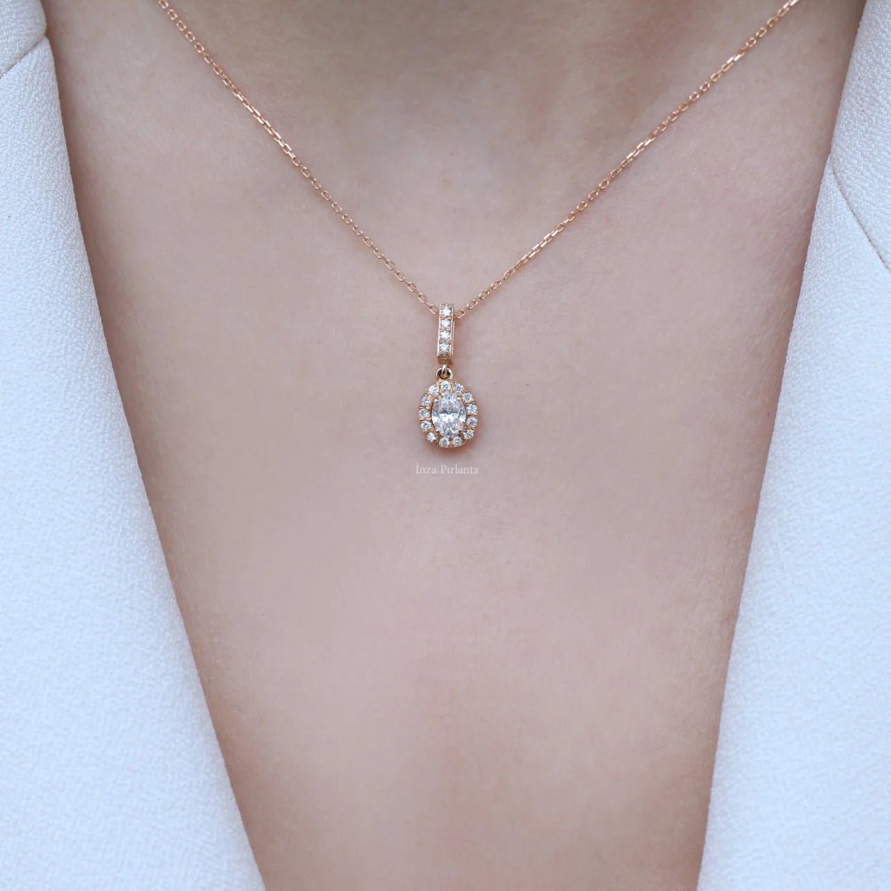 0.40 Karat Özel Tasarım Oval Pırlanta Kolye - İnza Pırlanta