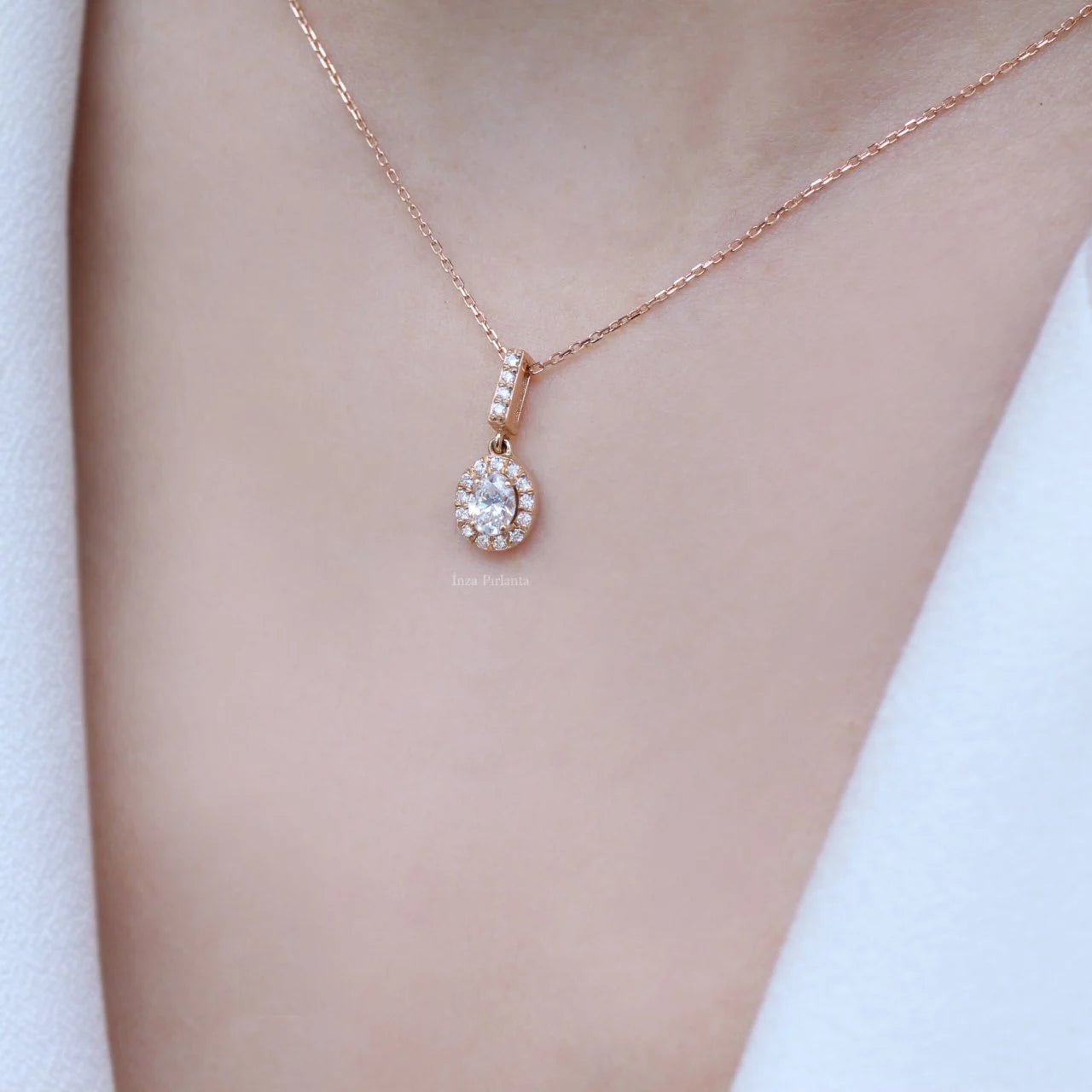 0.40 Karat Özel Tasarım Oval Pırlanta Kolye - İnza Pırlanta