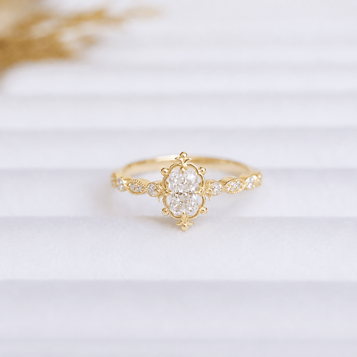 0.55 Karat Vintage Tasarım Aria Radiant Pırlanta Yüzük - İnza Pırlanta