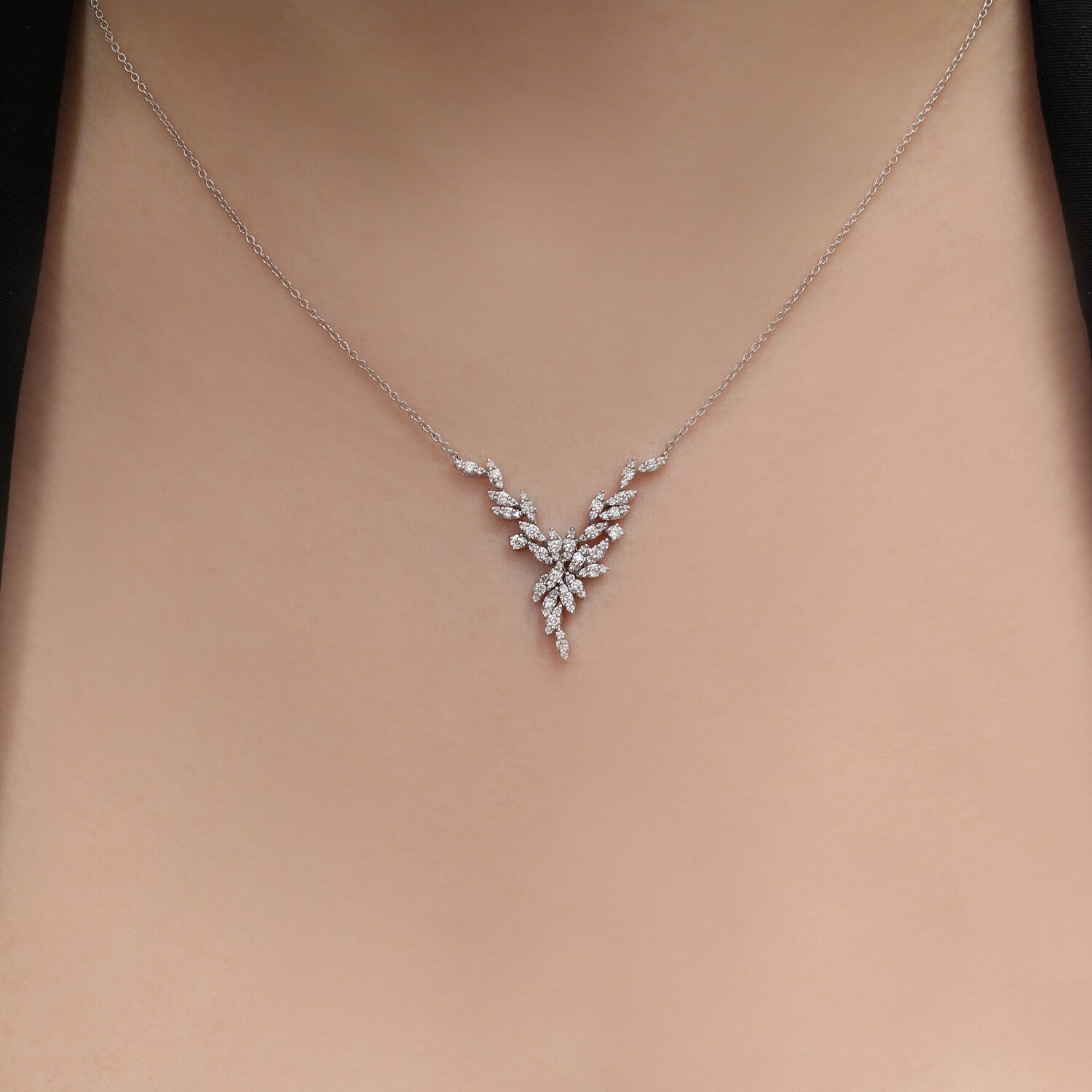 0.65 Karat Özel Tasarım Pırlanta Kolye - İnza Pırlanta