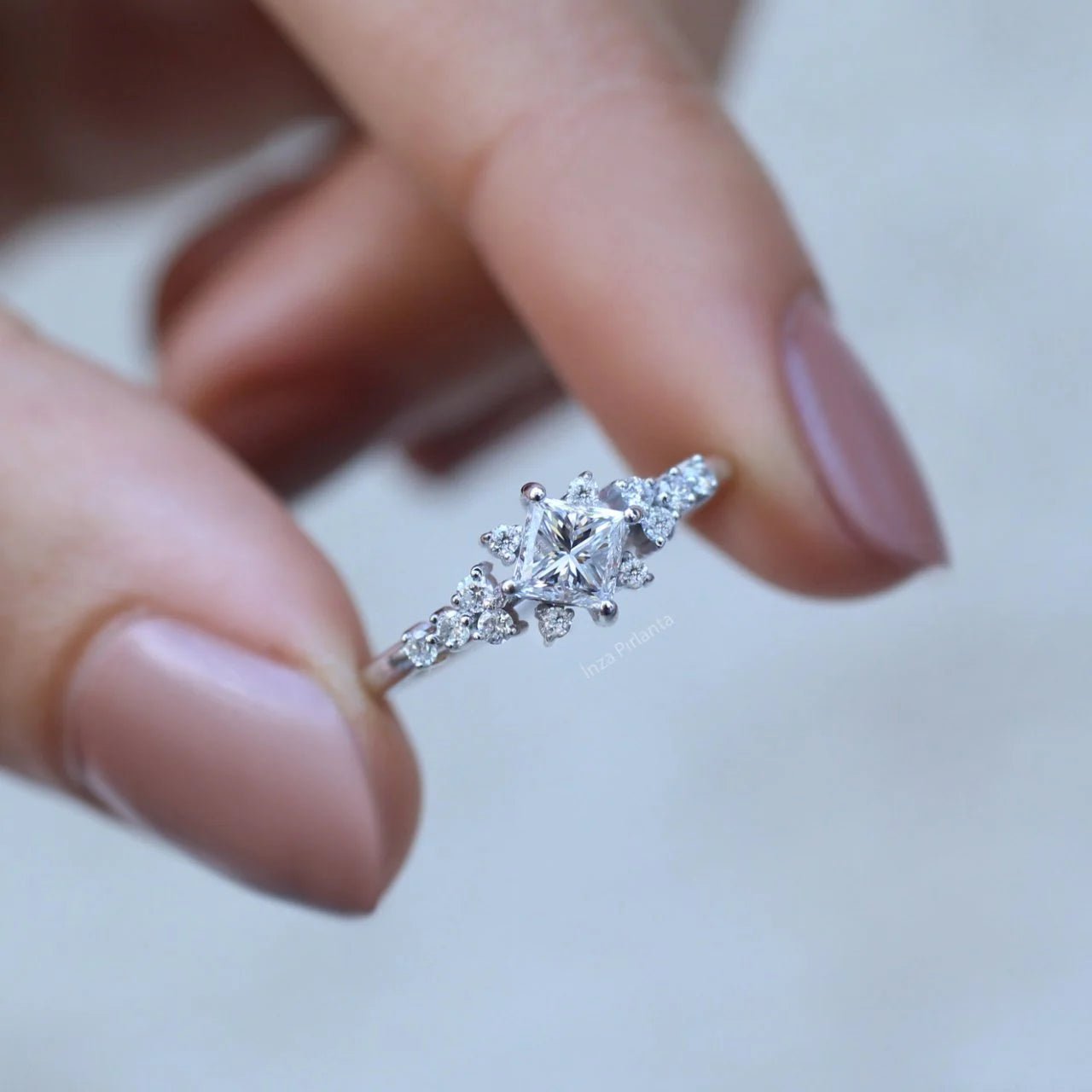 0.65 Karat Vintage Pırlanta Prenses Yüzük - İnza Pırlanta
