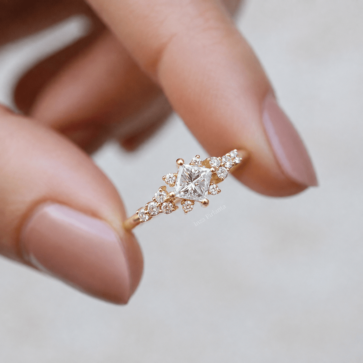 0.65 Karat Vintage Pırlanta Prenses Yüzük - İnza Pırlanta