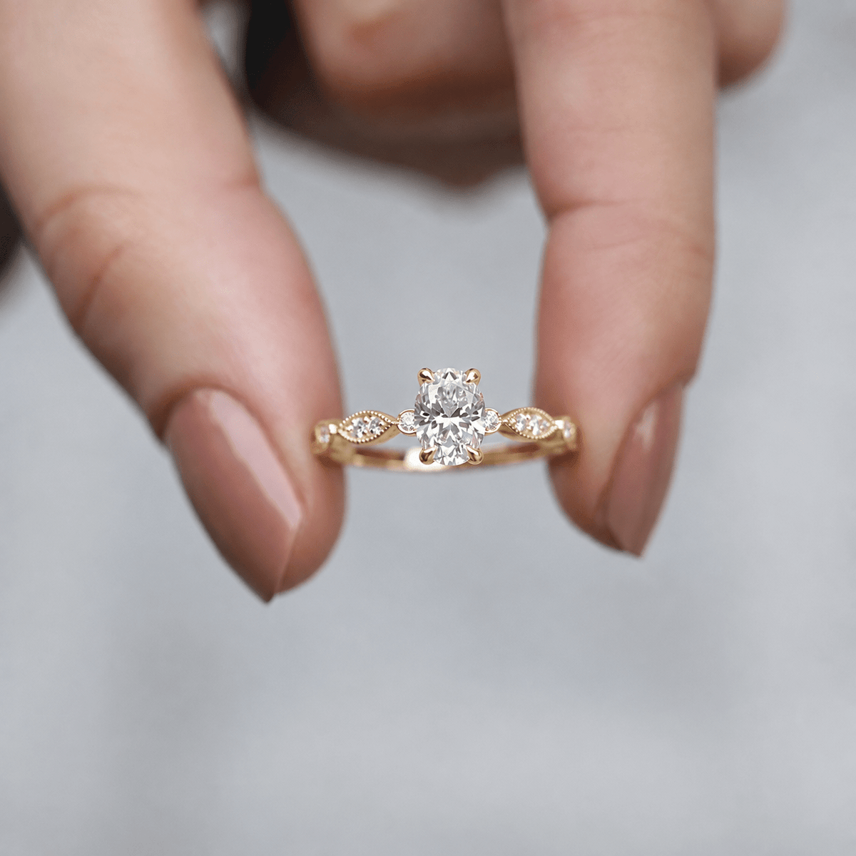 0.82 Karat F SI2 GIA Sertifikalı Vintage Tasarım Oval Pırlanta Tektaş Yüzük - İnza Pırlanta