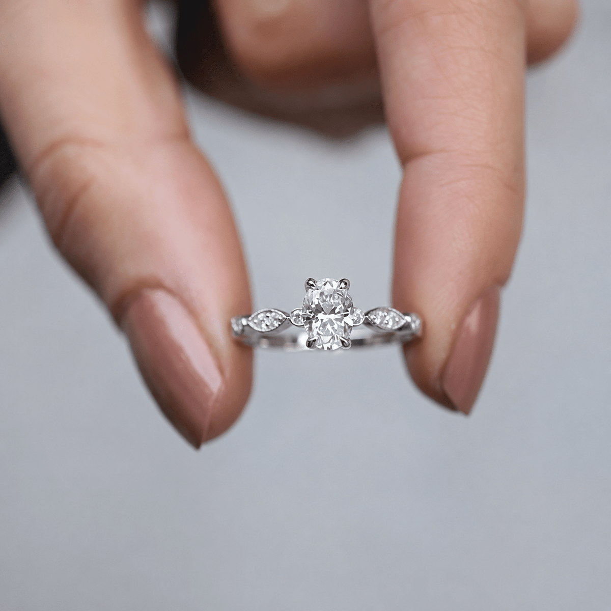 0.82 Karat G SI2 GIA Sertifikalı Vintage Tasarım Oval Pırlanta Tektaş Yüzük - İnza Pırlanta