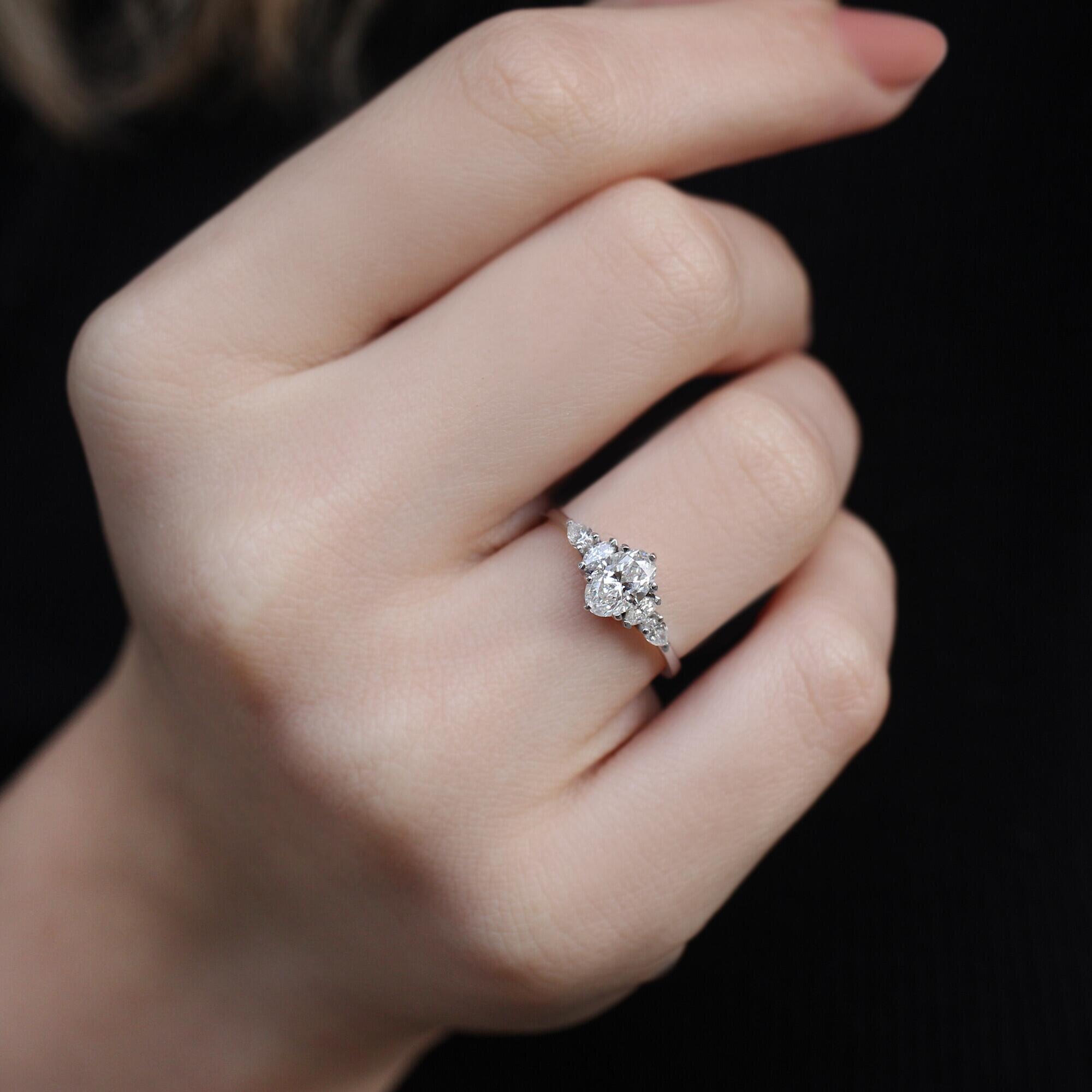 0.90 Karat H VS2 GIA Sertifikalı Vintage Diana Oval Pırlanta Yüzük - İnza Pırlanta