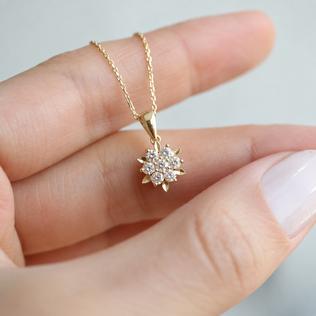 0.35 Karat Özel Tasarım Coronet Pırlanta Kolye