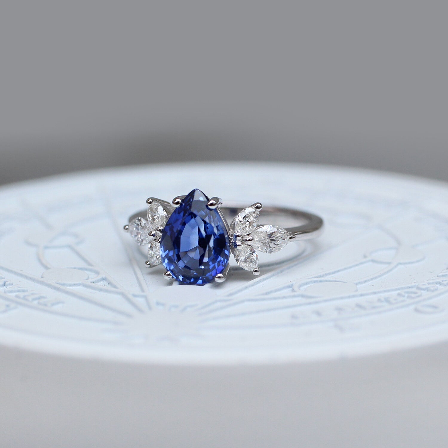 Vintage Lotus Damla Blue Topaz & Pırlanta Yüzük - İnza Pırlanta