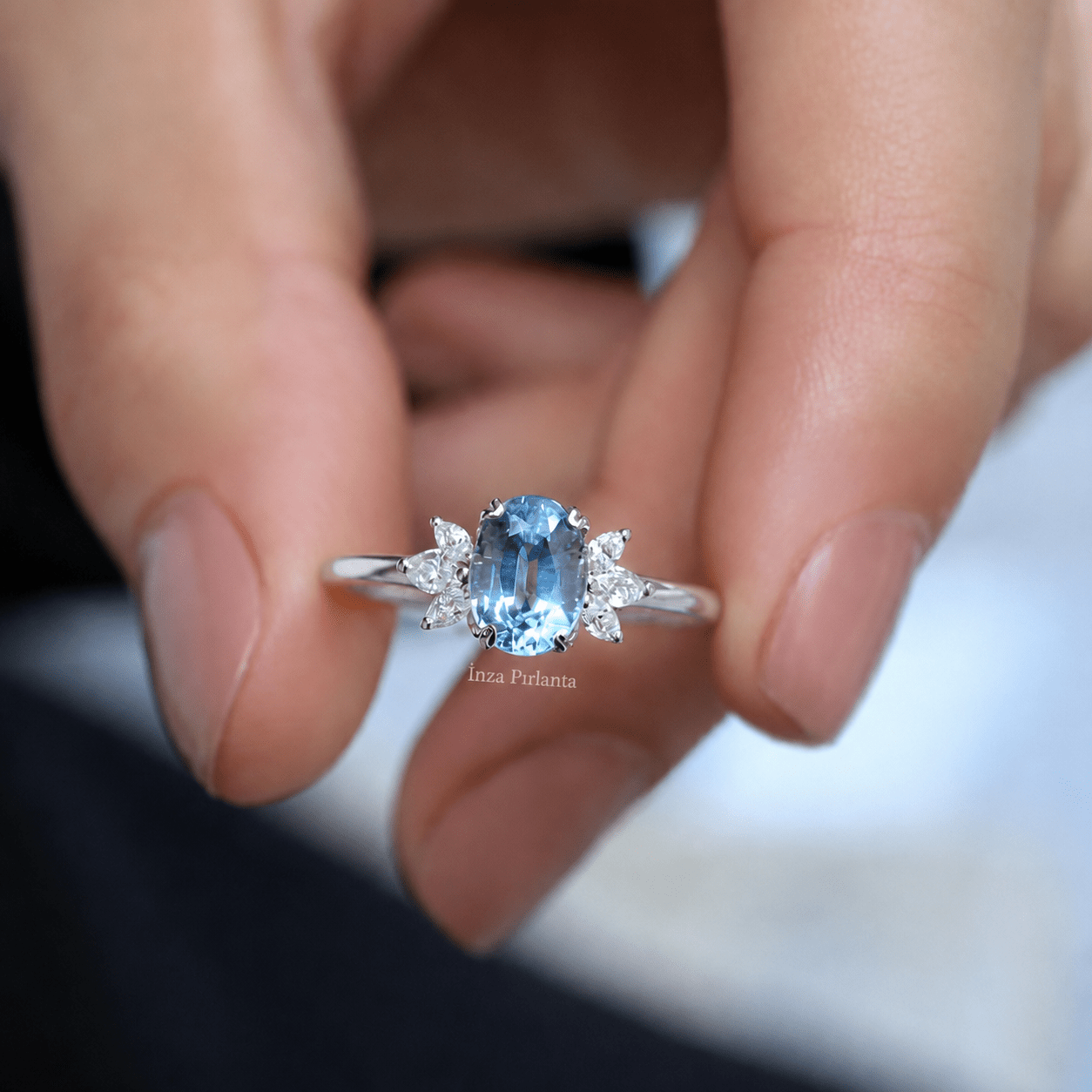 Vintage Mini Lotus Blue Topaz & Pırlanta Yüzük - İnza Pırlanta