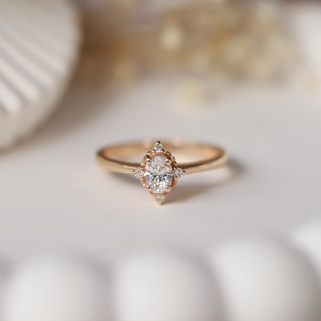 0.35 Karat Özel Tasarım Mini Selius Pırlanta Yüzük 