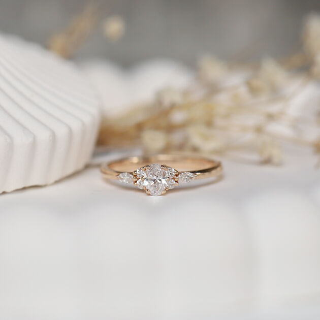 0.45 Karat Özel Tasarım Larissa Oval Pırlanta Yüzük - 1