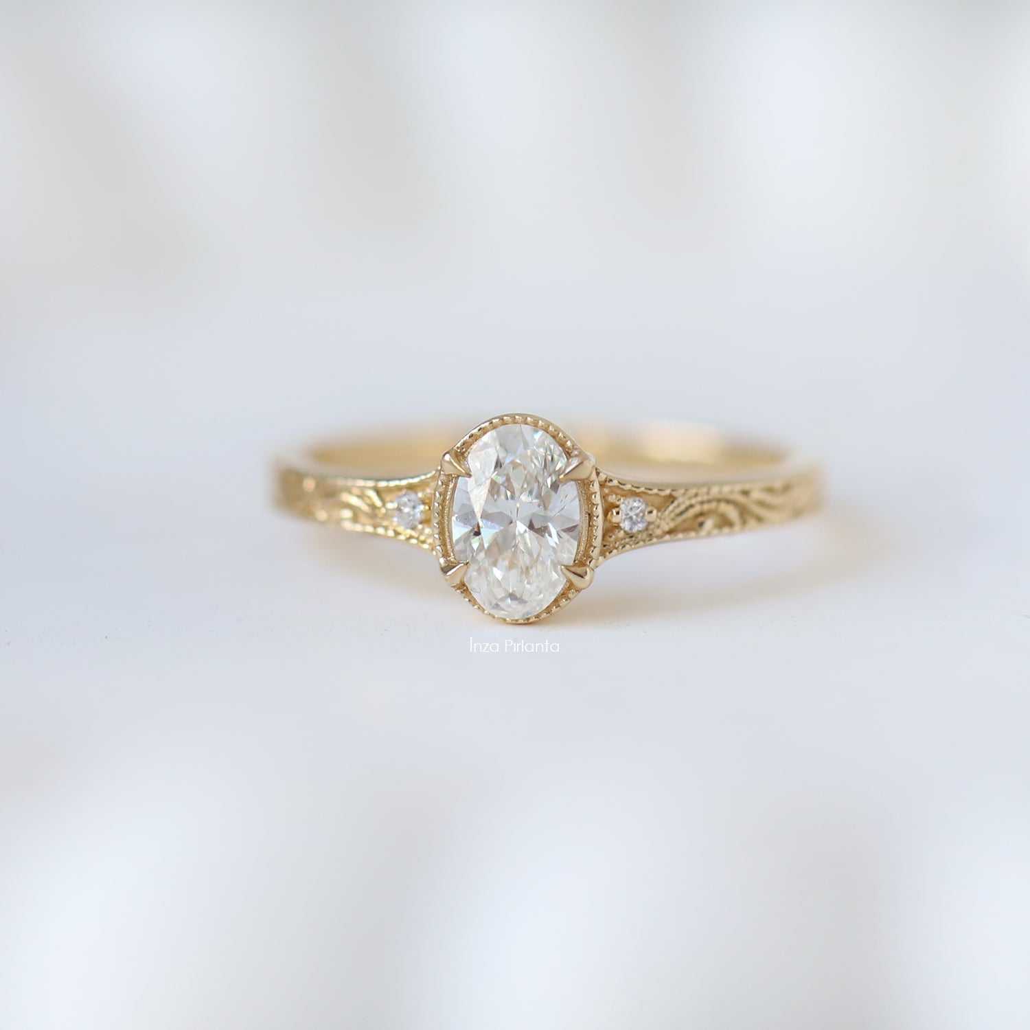 0.51 Karat F SI2 GIA Sertifikalı Vintage Sia Oval Pırlanta Yüzük - İnza Pırlanta