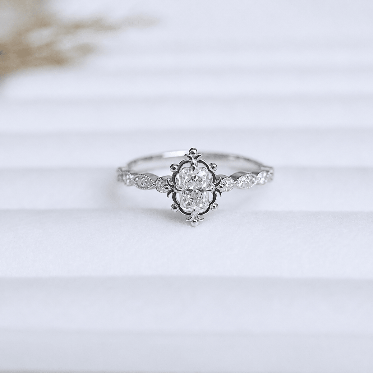 0.55 Karat Vintage Tasarım Aria Radiant Pırlanta Yüzük - İnza Pırlanta