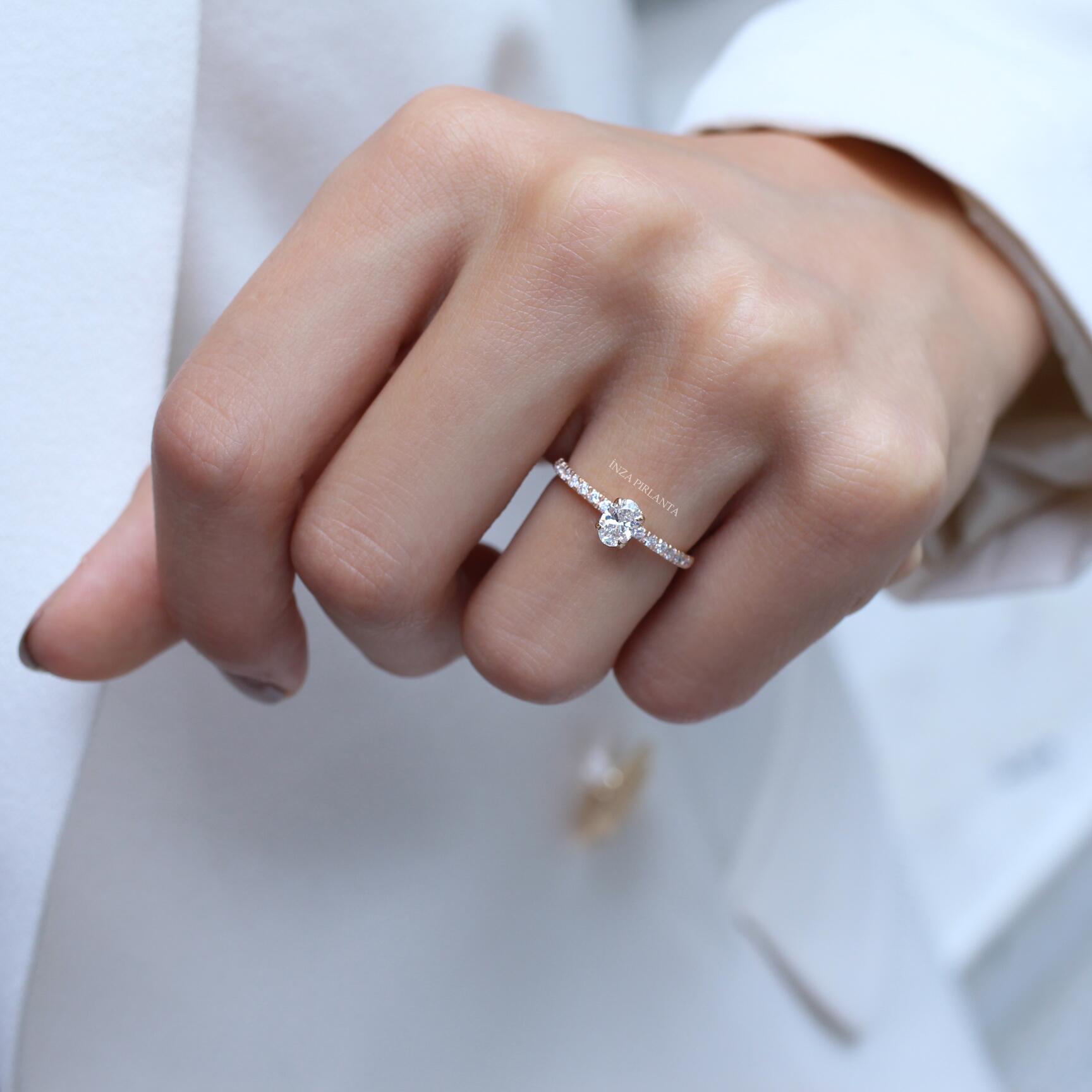 0.60 Karat Oval Tasarım Pırlanta Tektaş Yüzük