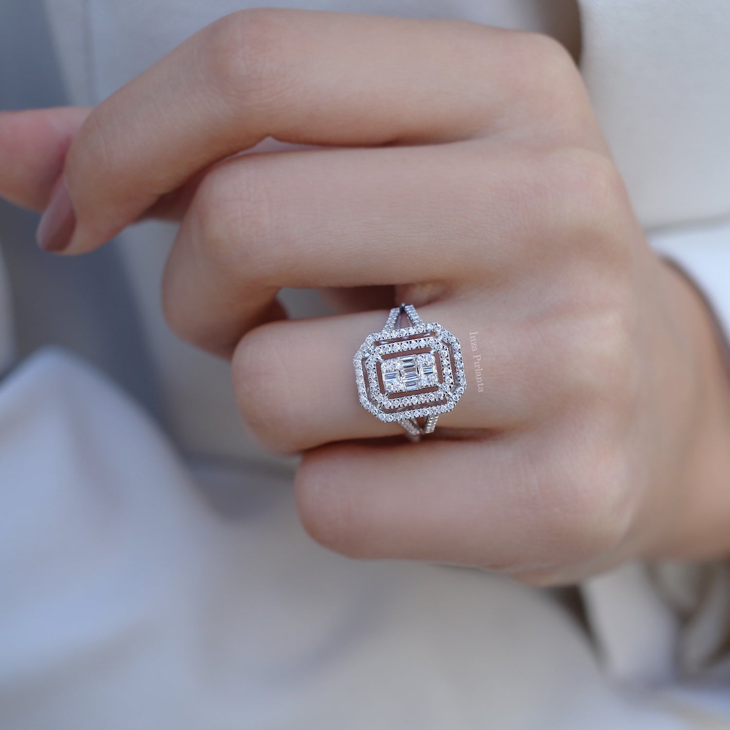 0.60 Karat Tasarım Pırlanta Baget Yüzük - İnza Pırlanta