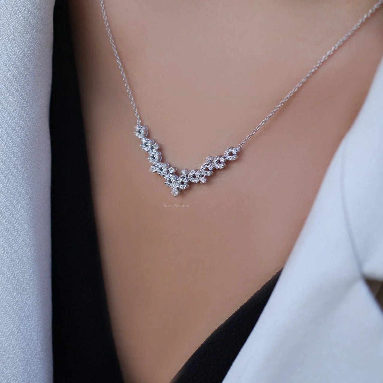 0.65 Karat Özel Tasarım Pırlanta Kolye - İnza Pırlanta
