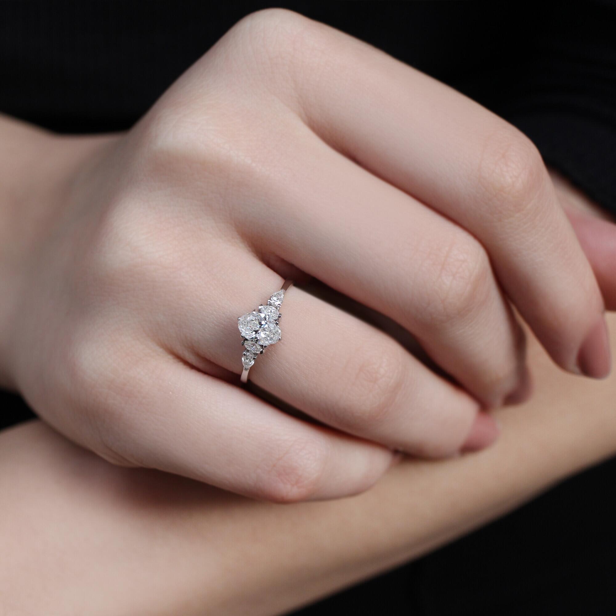 0.90 Karat H VS2 GIA Sertifikalı Vintage Diana Oval Pırlanta Yüzük - İnza Pırlanta