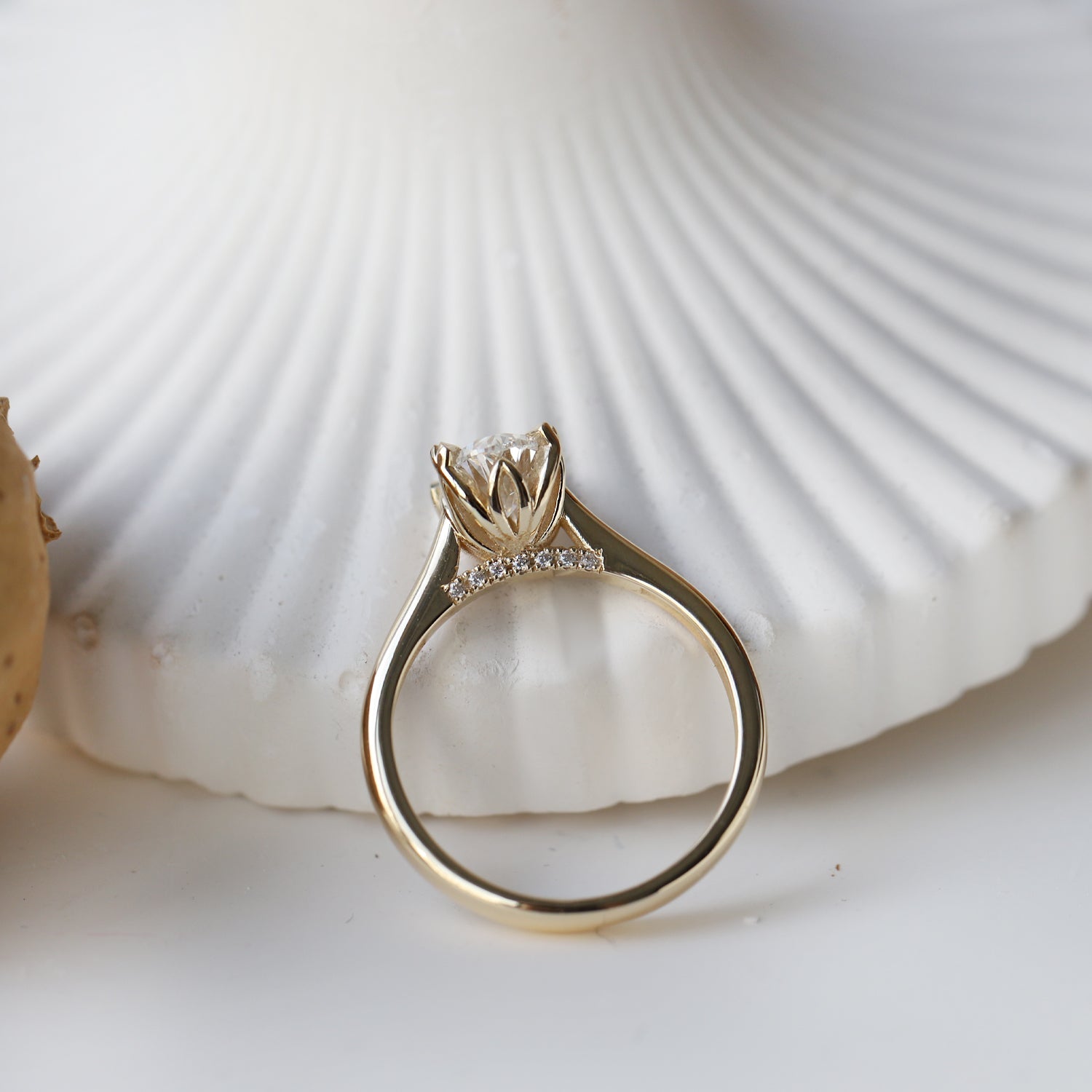 1.05 Karat D VS2 GIA Sertifikalı Lotus Pırlanta Yüzük - İnza Pırlanta