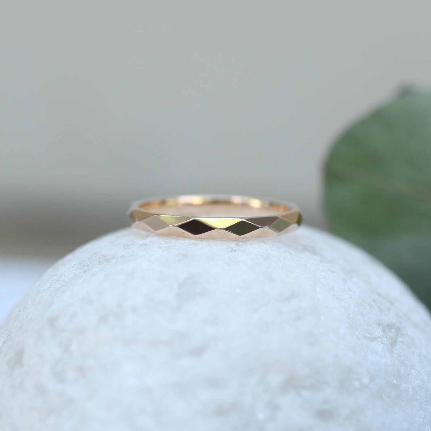 14 Ayar Altın Tasarım Piramit Alyans - İnza Pırlanta