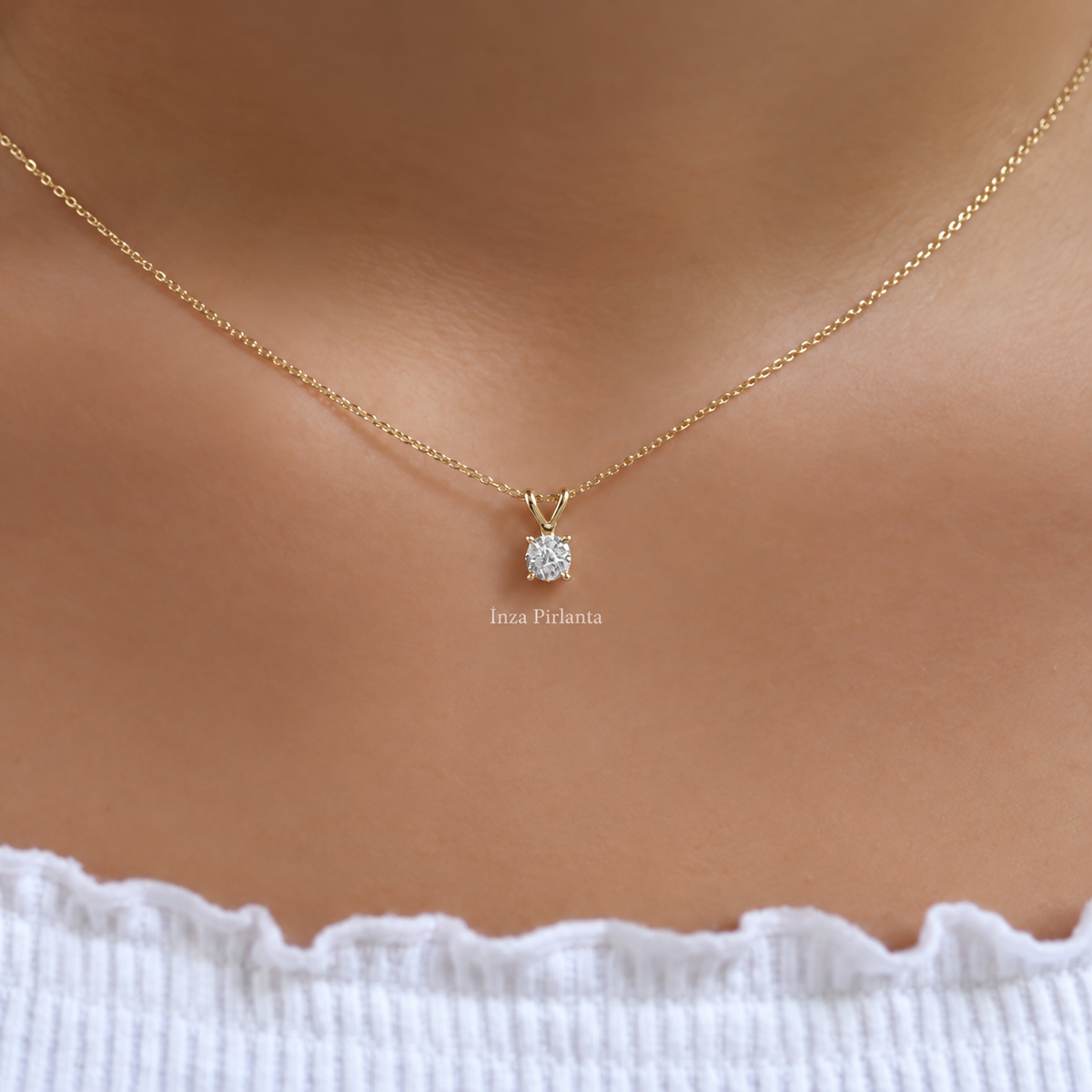0.15 Karat Özel Tasarım Pırlanta Coronet Kolye