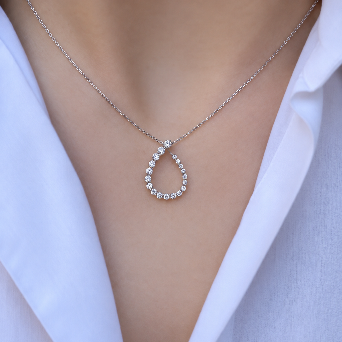0.35 Karat Pırlantalı Damla Kolye