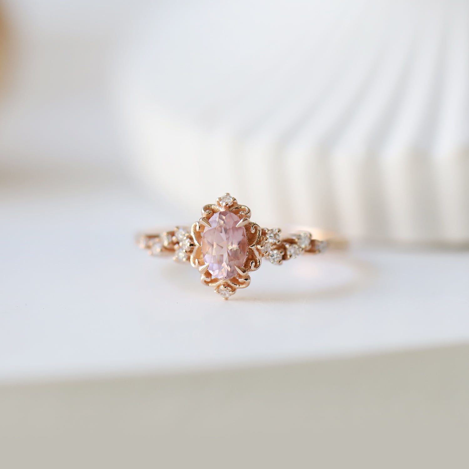 Vintage Emma Asimetri Morganite & Pırlanta Tektaş Yüzük
