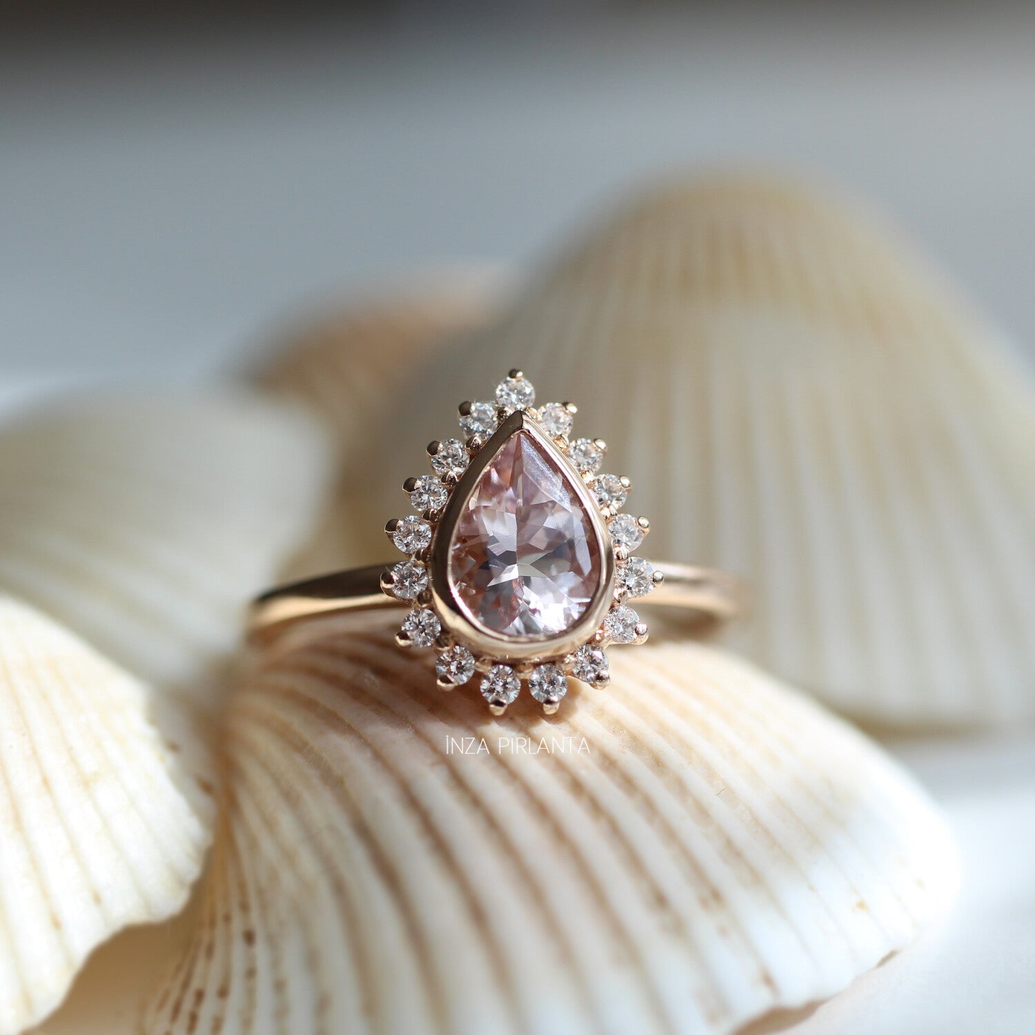 Özel Tasarım Damla Morganite & Pırlanta Yüzük - İnza Pırlanta