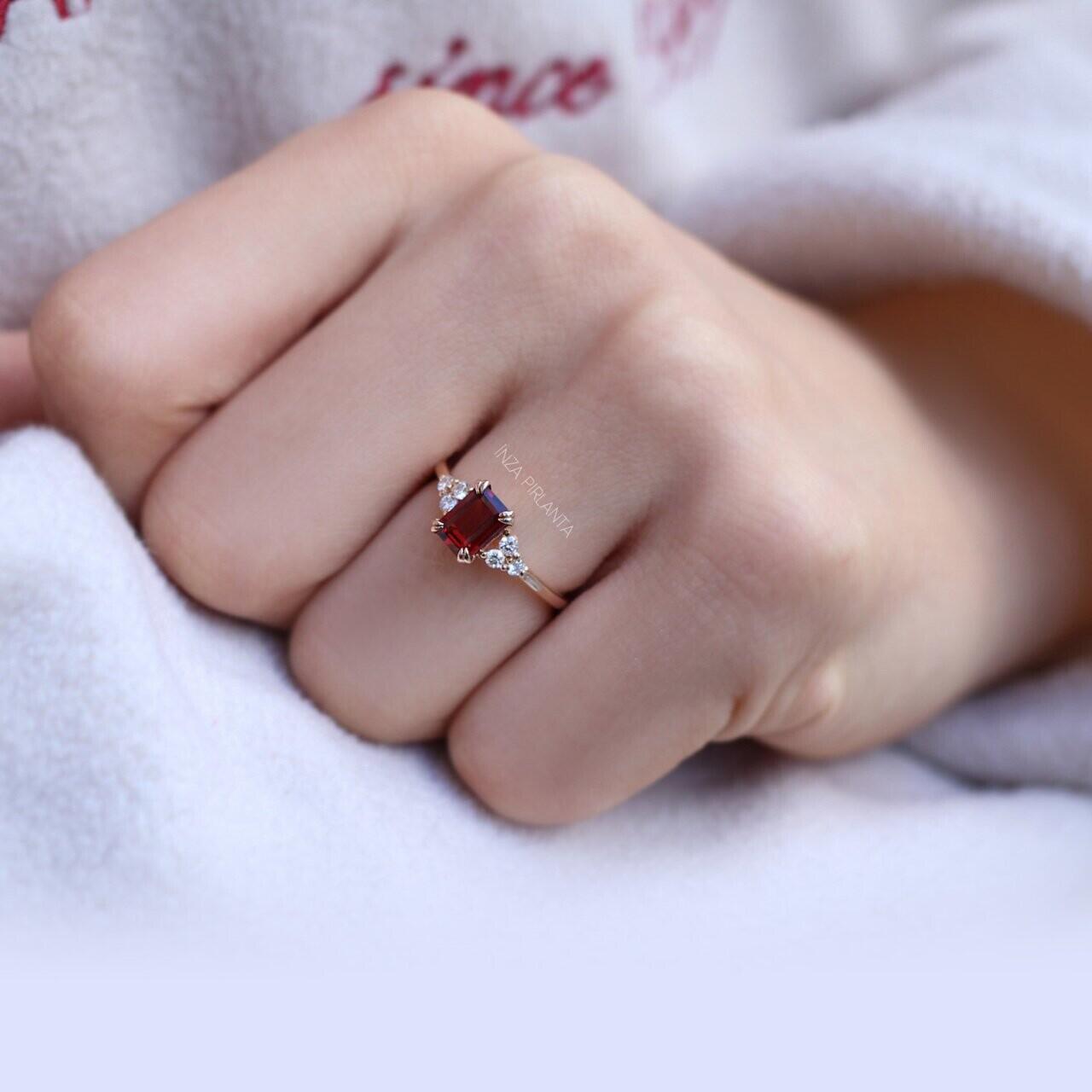 Vintage Lily Garnet & Pırlanta Yüzük - İnza Pırlanta