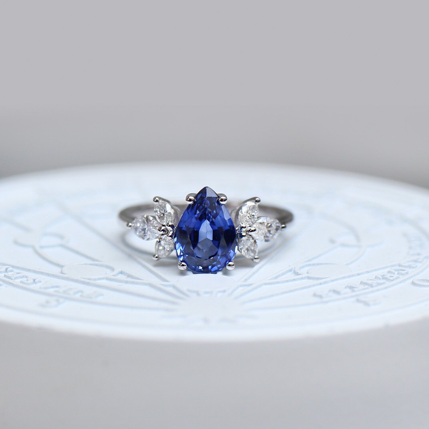 Vintage Lotus Damla Blue Topaz & Pırlanta Yüzük - İnza Pırlanta