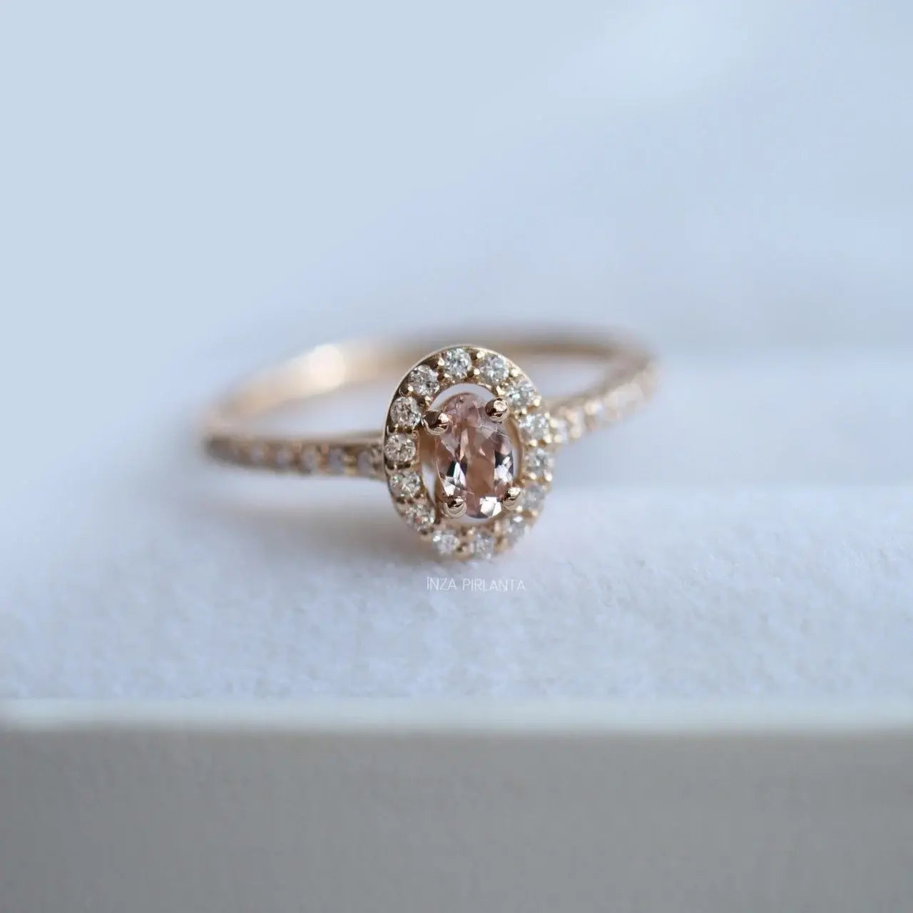Vintage Oval Morganite & Pırlanta Yüzük